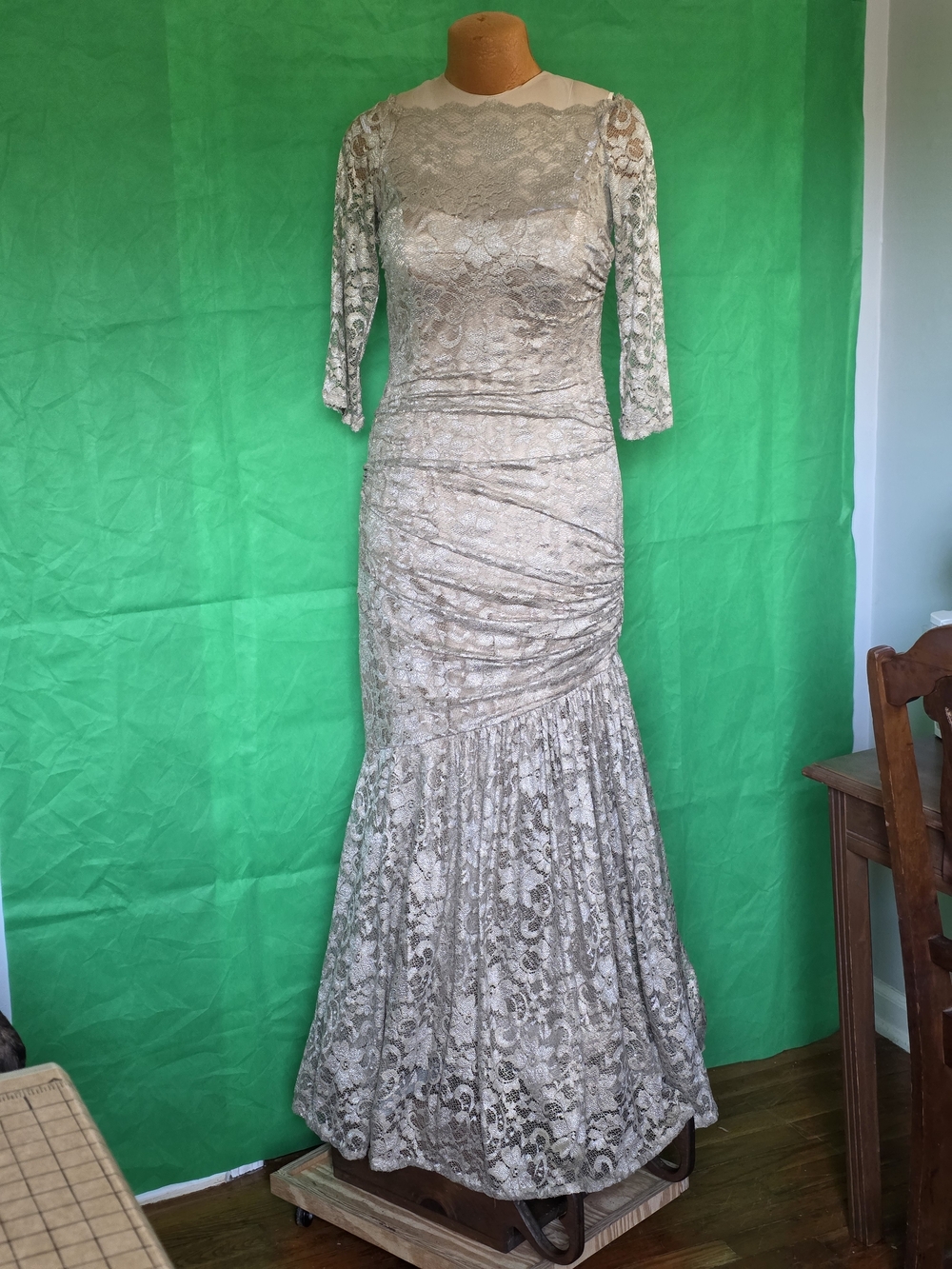 Teri Jon Rickie Freeman Lace Gown Size 10 Built‑In Corset, Formal Evening Dress